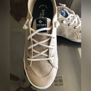 Sperry sneaker